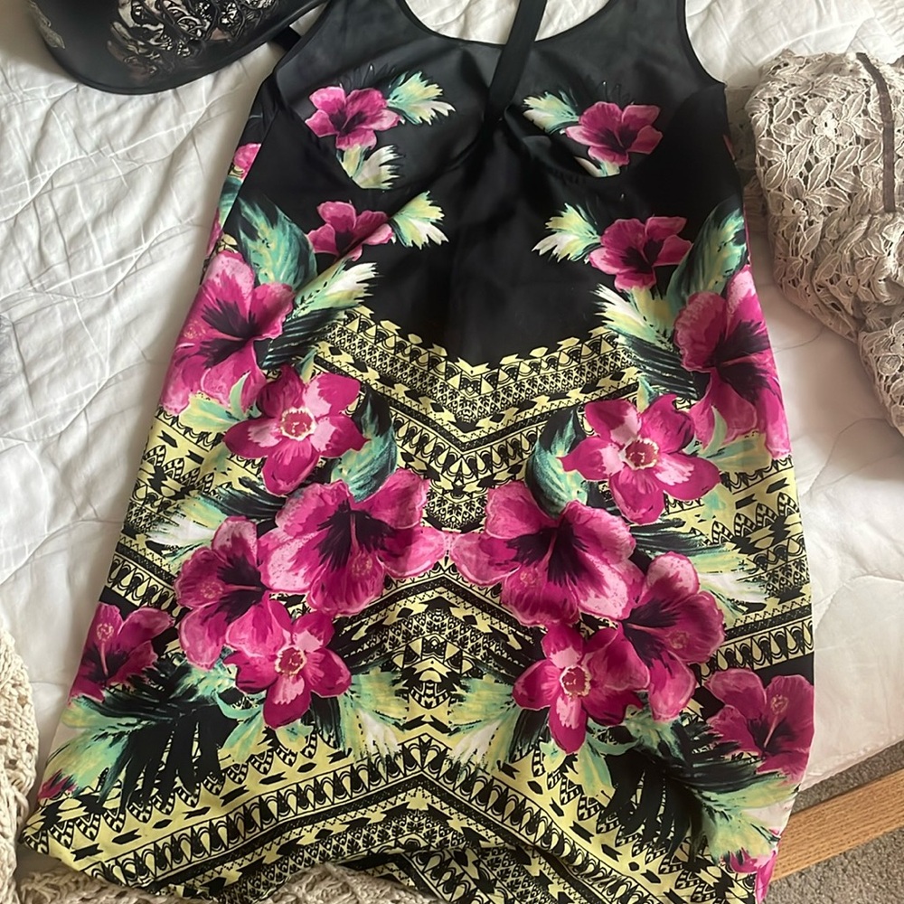 RIP CURL Floral Black and Pink Dress Great Condition